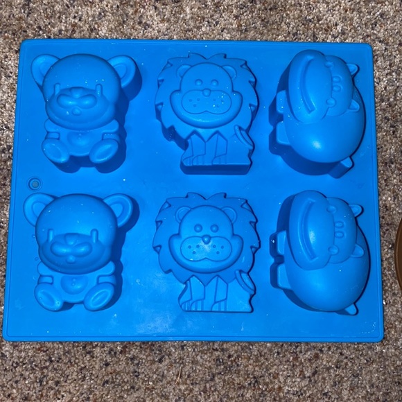 Lot of 7 GREAT Silicone Baking Molds Cake Cupcake - Picture 3 of 7